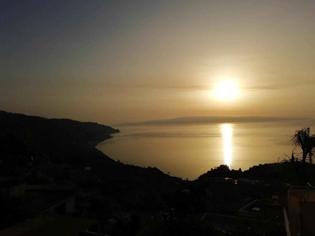 U Castiddanu Breathtaking View Apartment ตาออร์มินา ภายนอก รูปภาพ